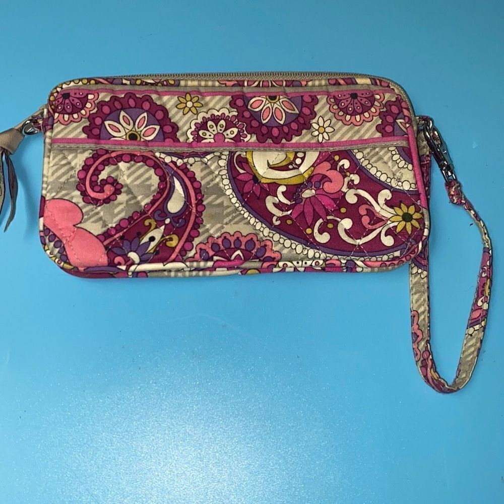 Vera Bradley Very Berry Zip Top convertible wristlet or purse on the go